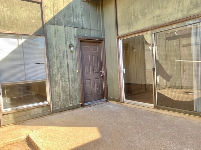 Building Photo - 4605 Country Creek Dr