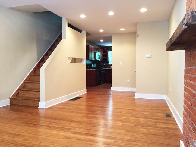 Building Photo - Modern 2 Bedroom Home in Point Breeze!