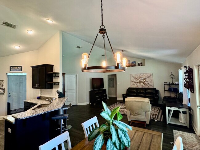 Building Photo - 16127 Brookfield Dr