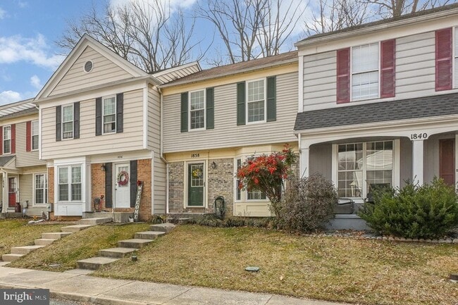 Building Photo - 1838 Oxford Square