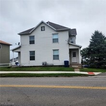 Building Photo - 141 Highland Ave