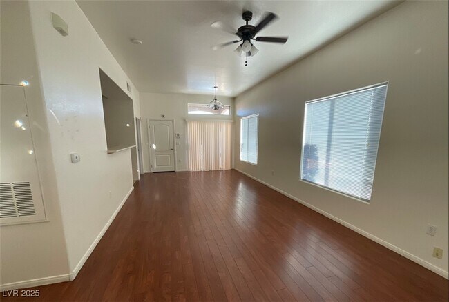 Foto del edificio - 2305 W Horizon Ridge Pkwy
