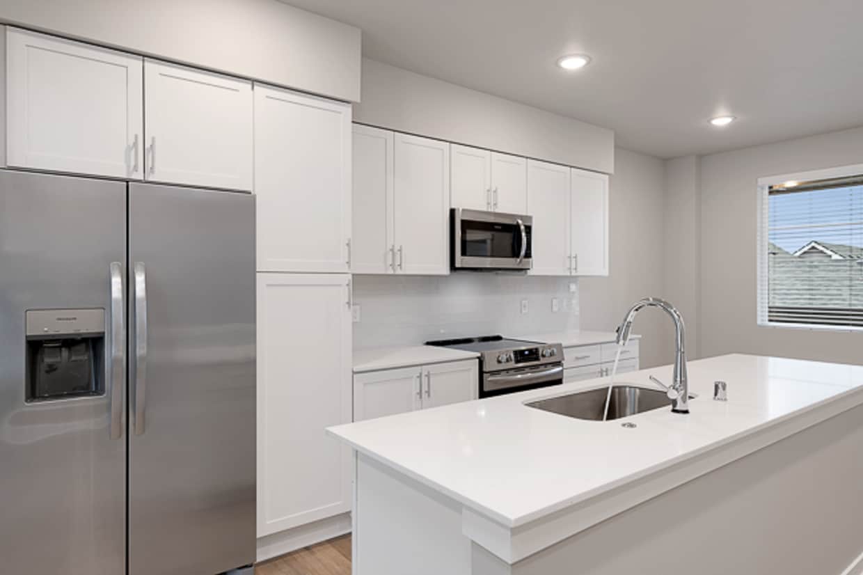 Modern 2-Bedroom Townhome in Kenmore Balbi... - Modern 2-Bedroom Townhome in Kenmore Balbi...