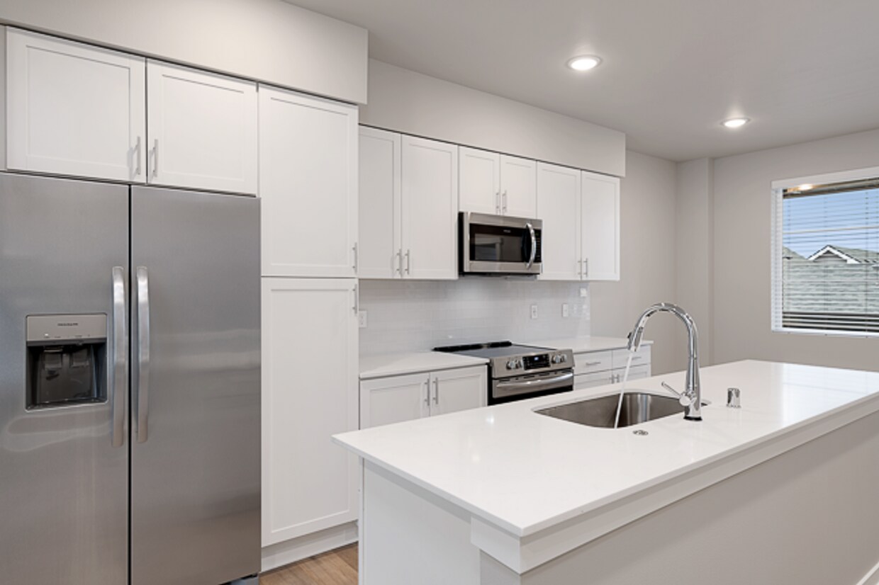 Primary Photo - Modern 2-Bedroom Townhome in Kenmore Balbi...