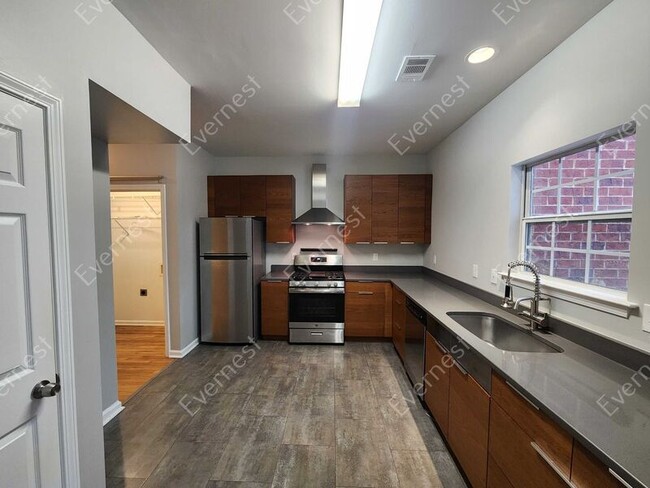 Building Photo - 8002 St Charles Square