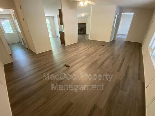 Foto del edificio - 12188 Coulter Ln