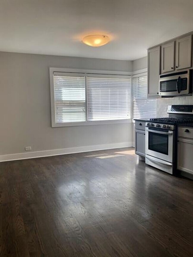 Foto del edificio - 4240 Gilbert Ave