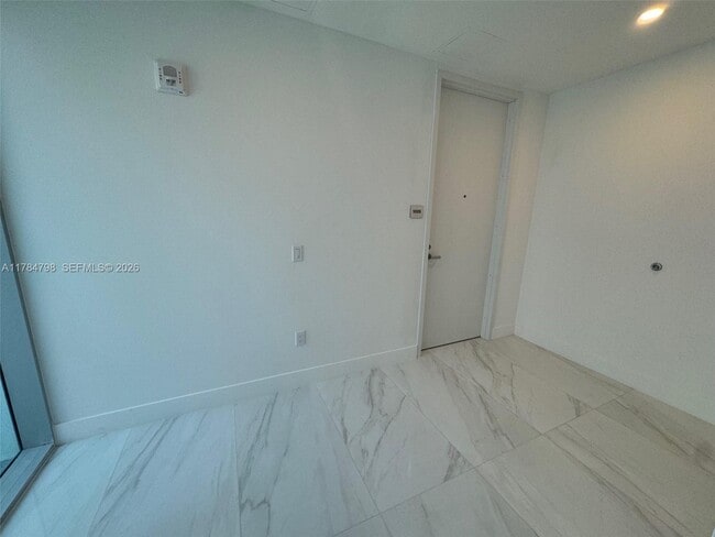 Building Photo - 17550 Collins Ave