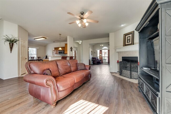 Foto del edificio - 2431 Fieldcrest Dr