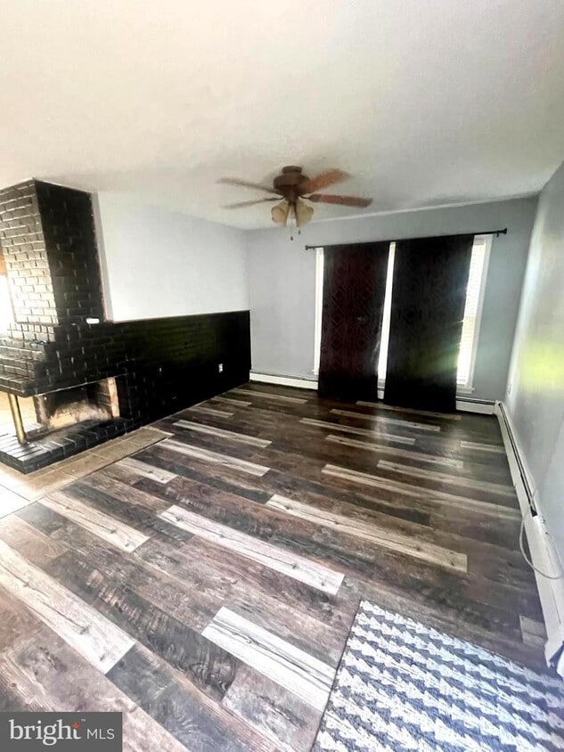 32 Midwood Ln, Levittown, PA 19054 House Rental in Levittown, PA