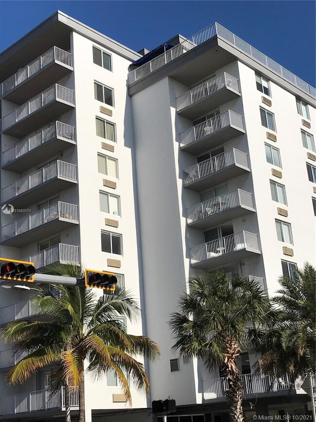 Building Photo - 1255 Collins Ave