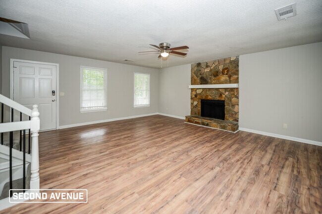 Building Photo - 2209 Summertown Dr