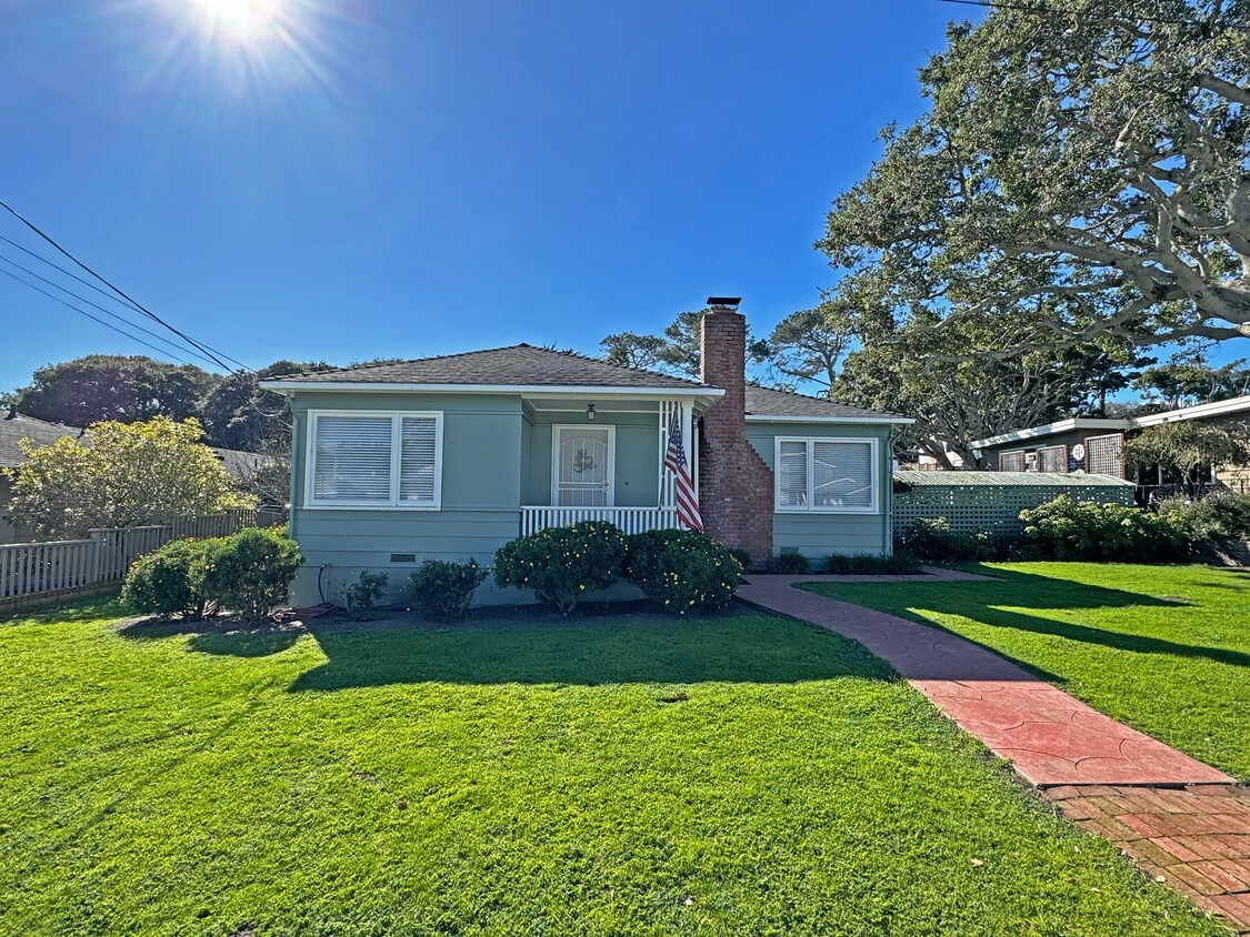 Primary Photo - 939 Egan Ave