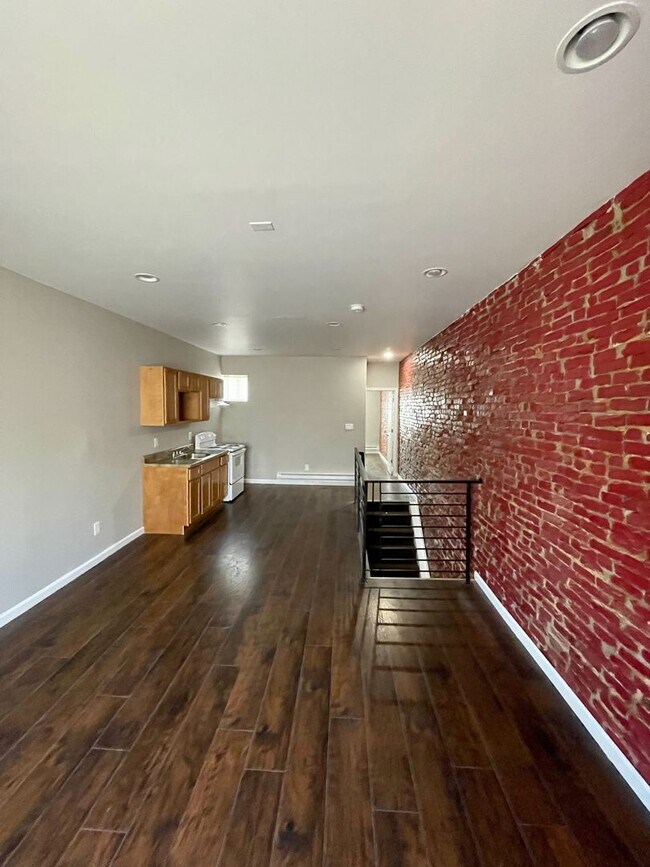 Foto del edificio - 908 E Schiller St