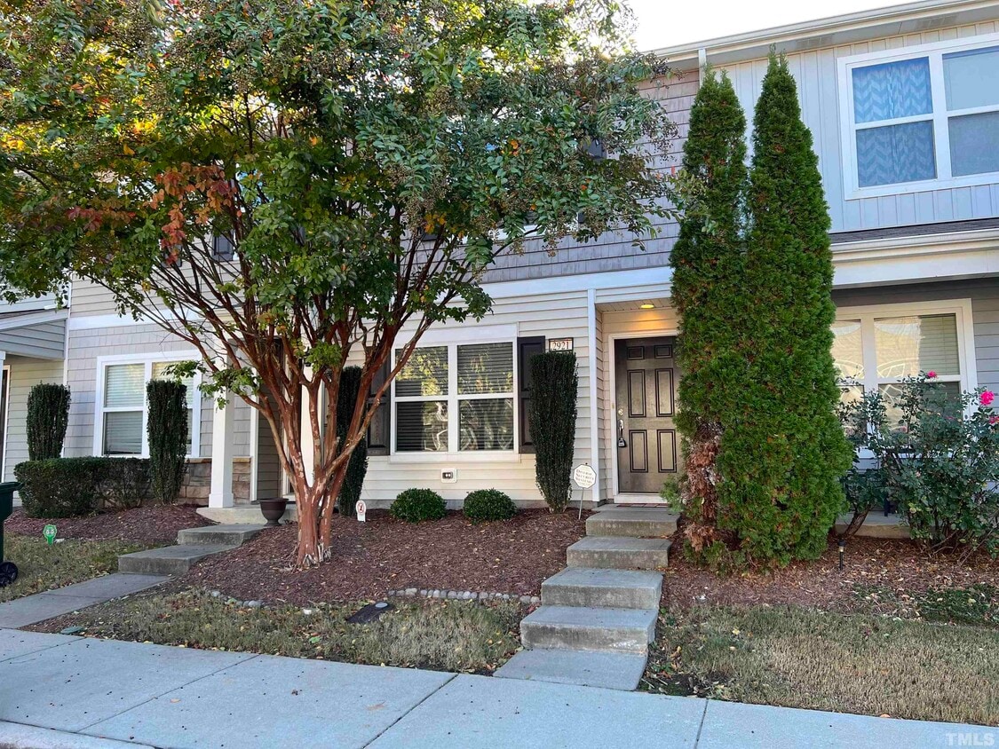 Primary Photo - 2921 Berkeley Springs Pl