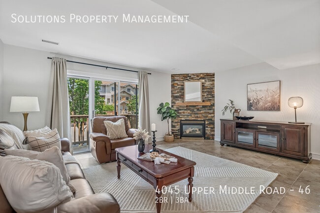 Building Photo - **Bright 2 Bedroom Townhome Close to All Amenities**