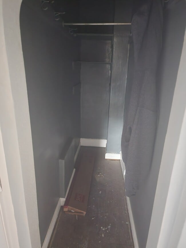 Building Photo - 709 Ann St