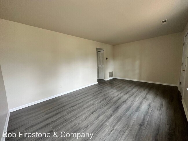 Foto del edificio - 3 br, 1.5 bath House - Luckylee Cresent 3718