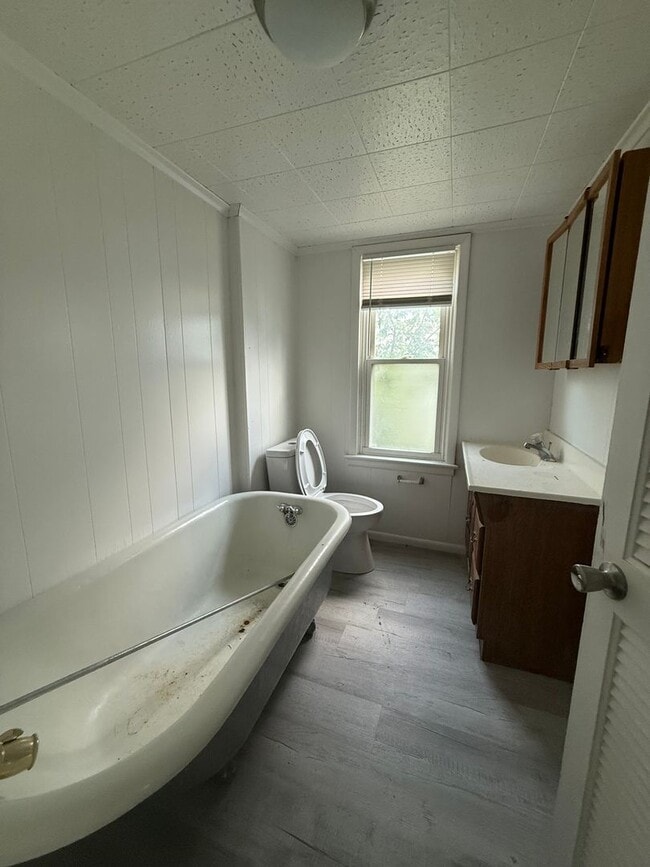 Building Photo - 3 Bed 2 Bath 1150.00
