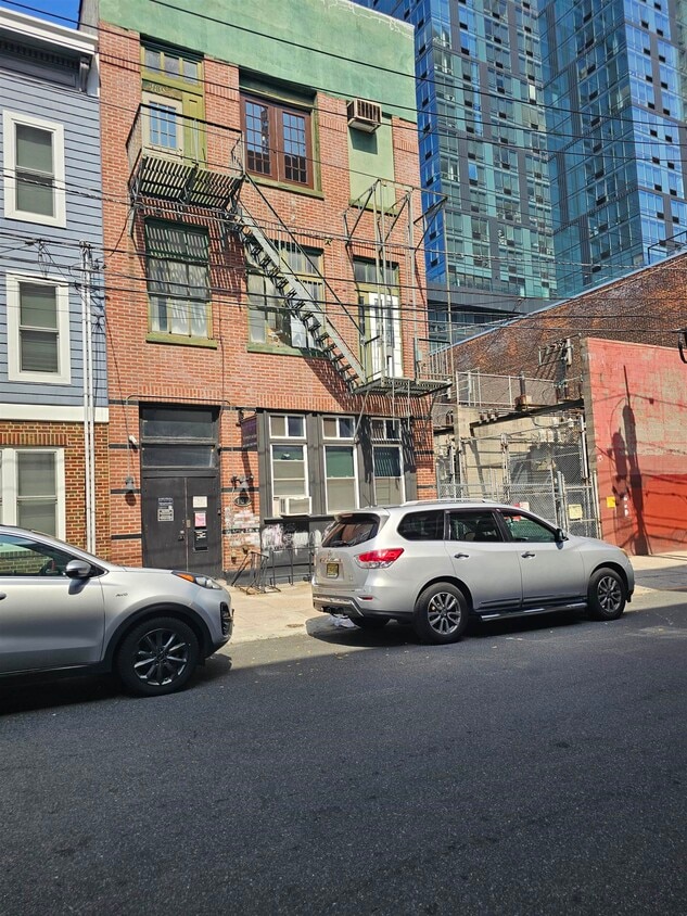 Foto principal - 196 Morgan St