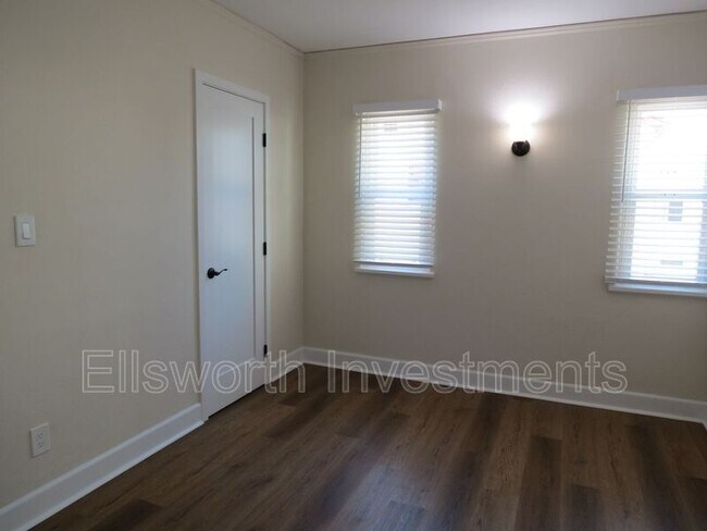 Building Photo - 3531 Park Blvd