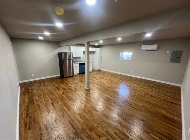 Foto del edificio - 2828 E 91st St