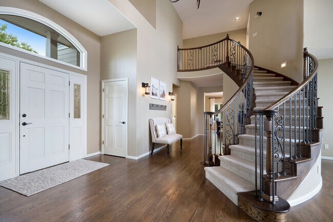 Building Photo - 10085 Cottoncreek Dr