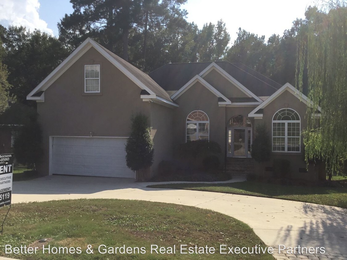 Foto principal - 4 br, 3 bath House - 307 Farmington Dr W