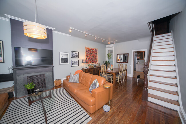 Building Photo - 854 N Ringgold St