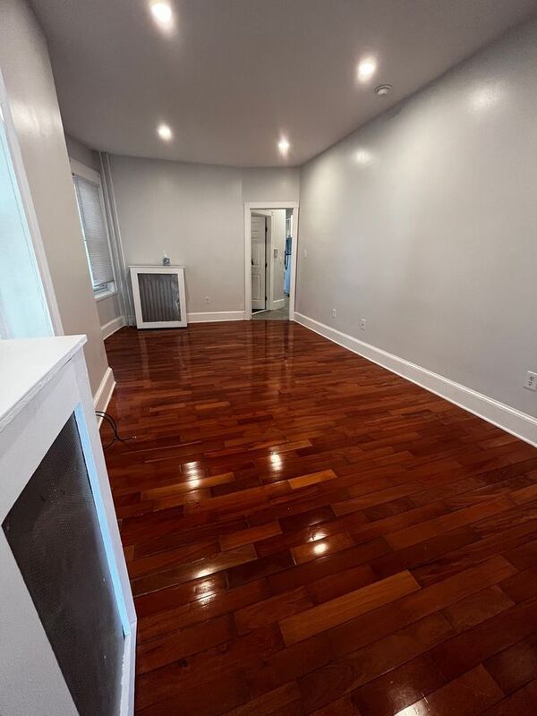 Foto del edificio - 4706 Warrington Ave