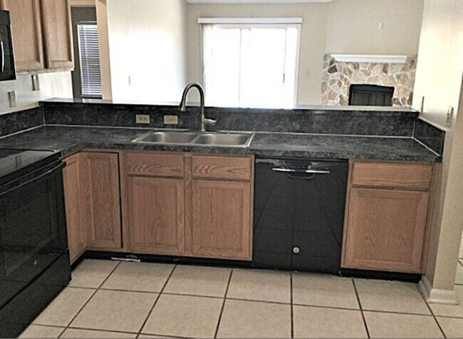 Foto del edificio - 4491 Cobblefield Cir E