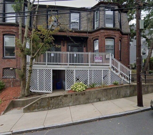 Building Photo - 38 Newton St