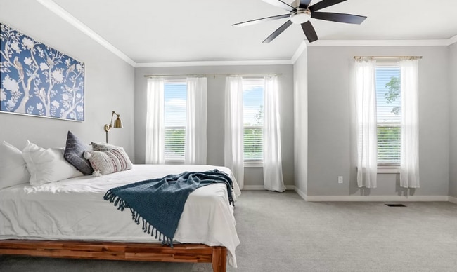 Building Photo - 121 S Cedar Ave