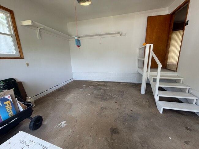 Building Photo - 371 Greenbrier Dr