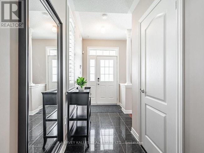 Building Photo - 42 Rosewood Ave