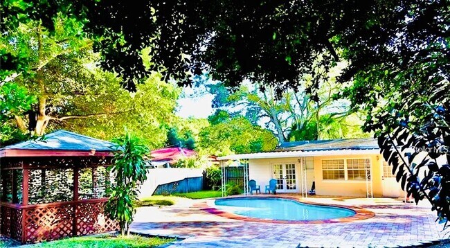 Foto del edificio - 3925 W Bay View Ave