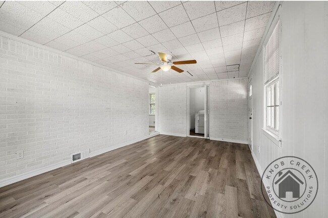 Foto del edificio - 1138 Highland Dr