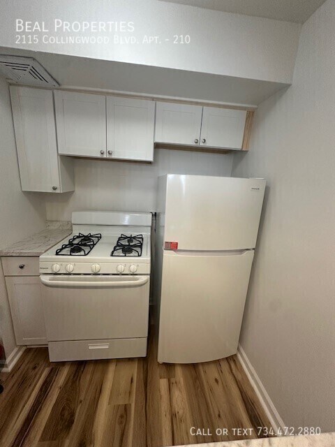 Foto del edificio - 2115 Collingwood Blvd