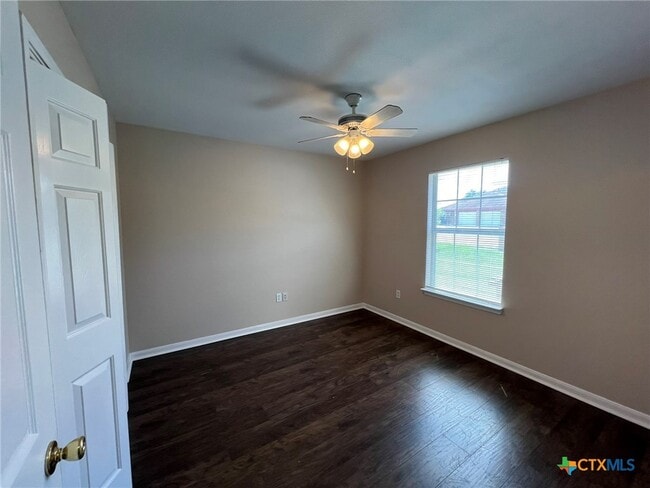 Building Photo - 1149 Misty Acres Dr