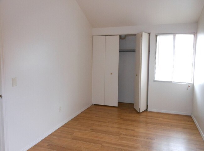 Foto del edificio - 119 W Clay St