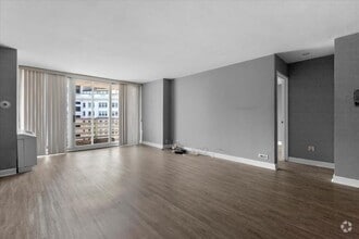 Building Photo - 5601 N Sheridan Rd