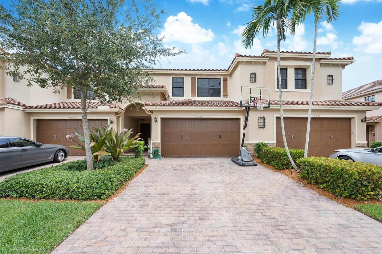 Foto principal - 10847 NW 74th Dr