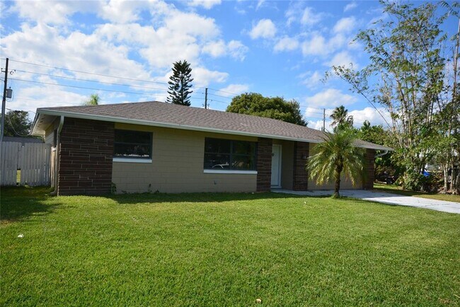 Foto del edificio - 5112 Tangerine Ave