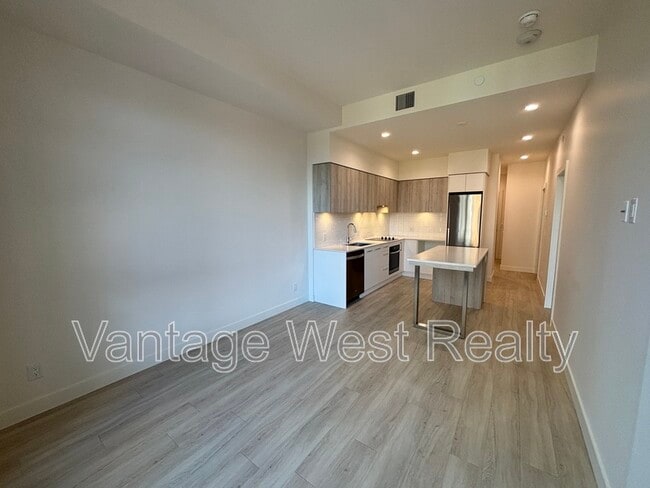 Building Photo - 3699-3699 Capozzi Rd