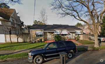 Building Photo - 817-823 N Monroe St