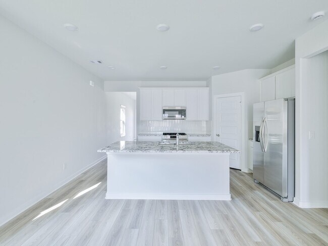 Foto del edificio - 8419 Sweet Cherry Ln