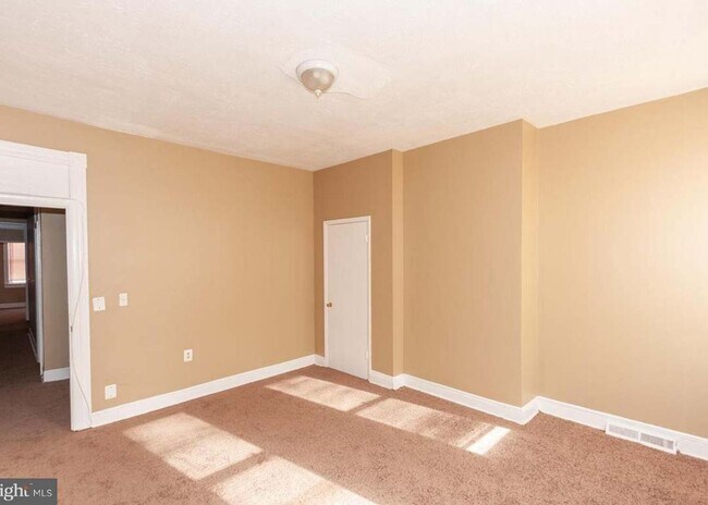 Foto del edificio - West Baltimore Row Home $99.00 First MONTH...