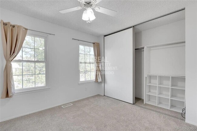 Building Photo - 6712 S Holland Way