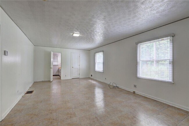 Building Photo - 3274 Harris Dr