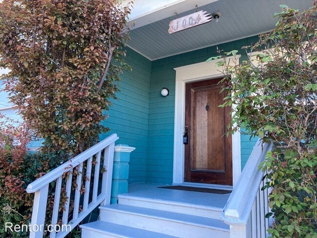 Building Photo - 4 br, 2 bath House - 1004 K St.